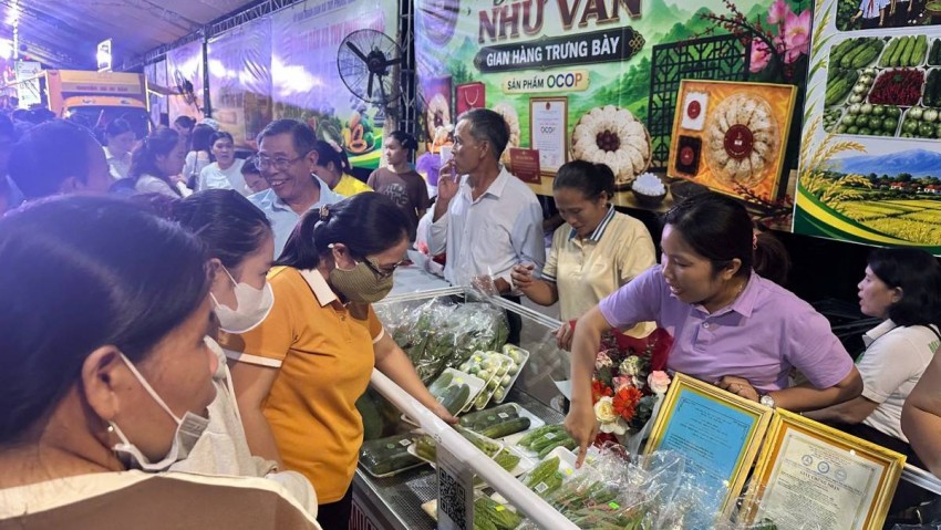 Vấn đề tiếp theo đối với Tuy Phước Bắc là biến những cuộc gặp gỡ tại phiên chợ thành hợp đồng, biến sản phẩm OCOP thành thương hiệu có sức cạnh tranh và biến những vùng sản xuất nhỏ lẻ thành chuỗi cung ứng ổn định.