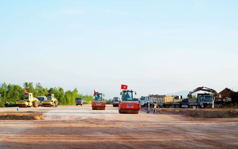 Các dự án giao thông trọng điểm tại Gia Lai đang được đẩy nhanh tiến độ thi công, góp phần thúc đẩy giải ngân vốn đầu tư công và tạo động lực cho tăng trưởng kinh tế.