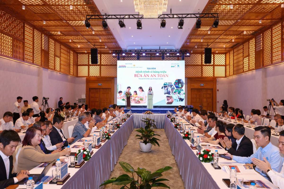 Quang cảnh tọa đàm.