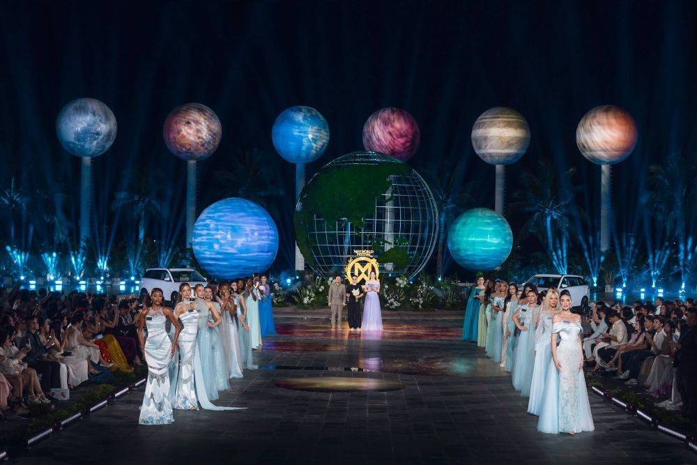 111 thí sinh Miss World trình diễn giữa không gian biển Đồ Sơn