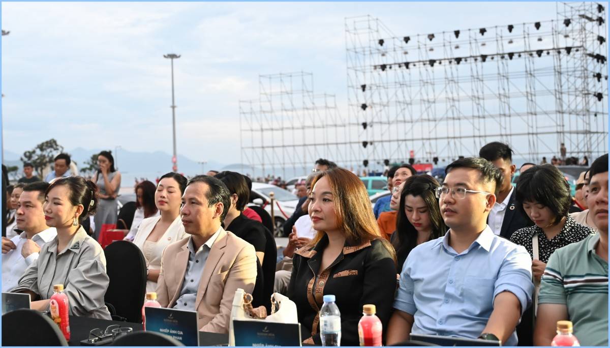 Khánh Hòa khai mạc triển lãm ảnh và ra mắt thương hiệu du lịch “Hải trình Tứ Vịnh”