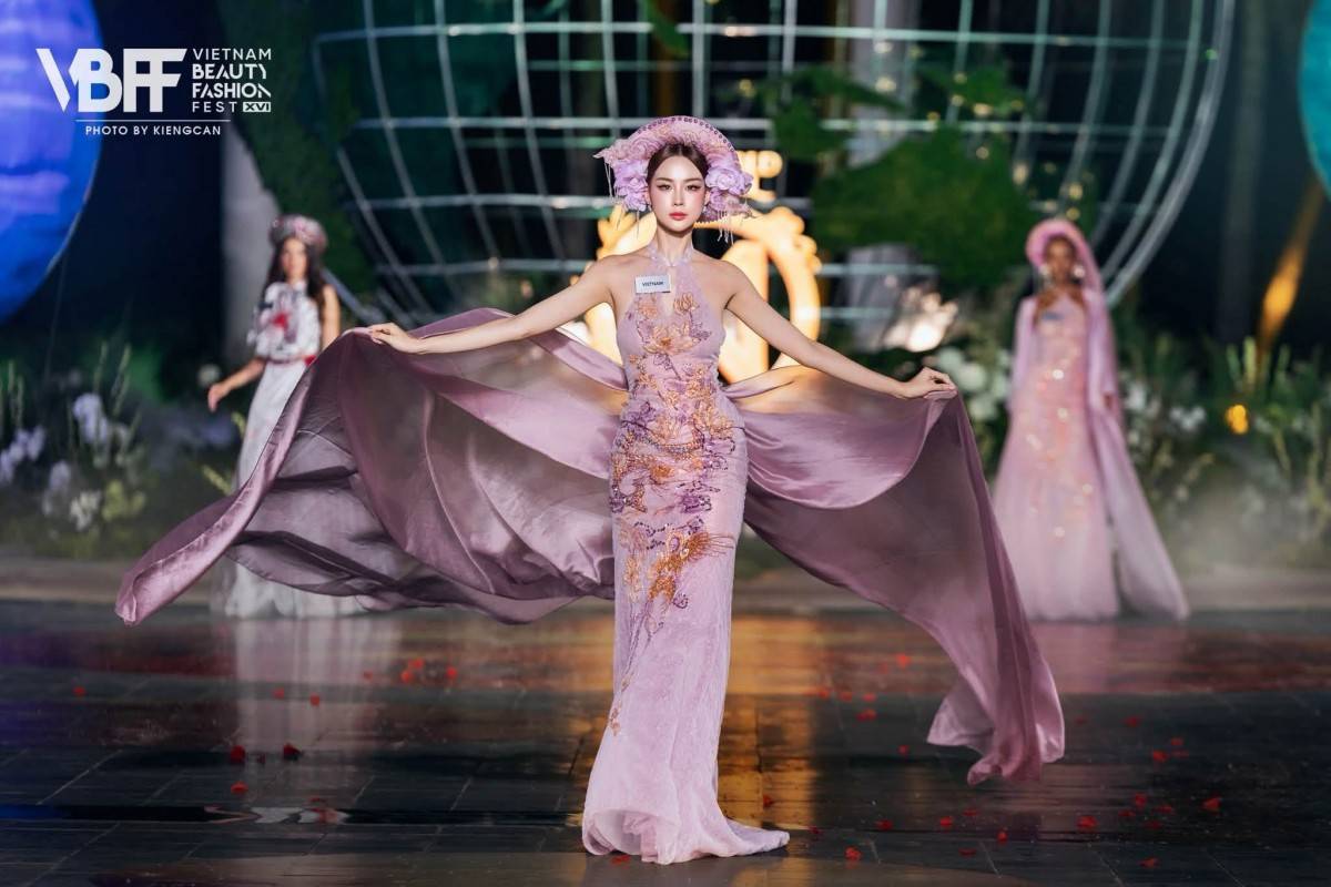 111 thí sinh Miss World trình diễn giữa không gian biển Đồ Sơn