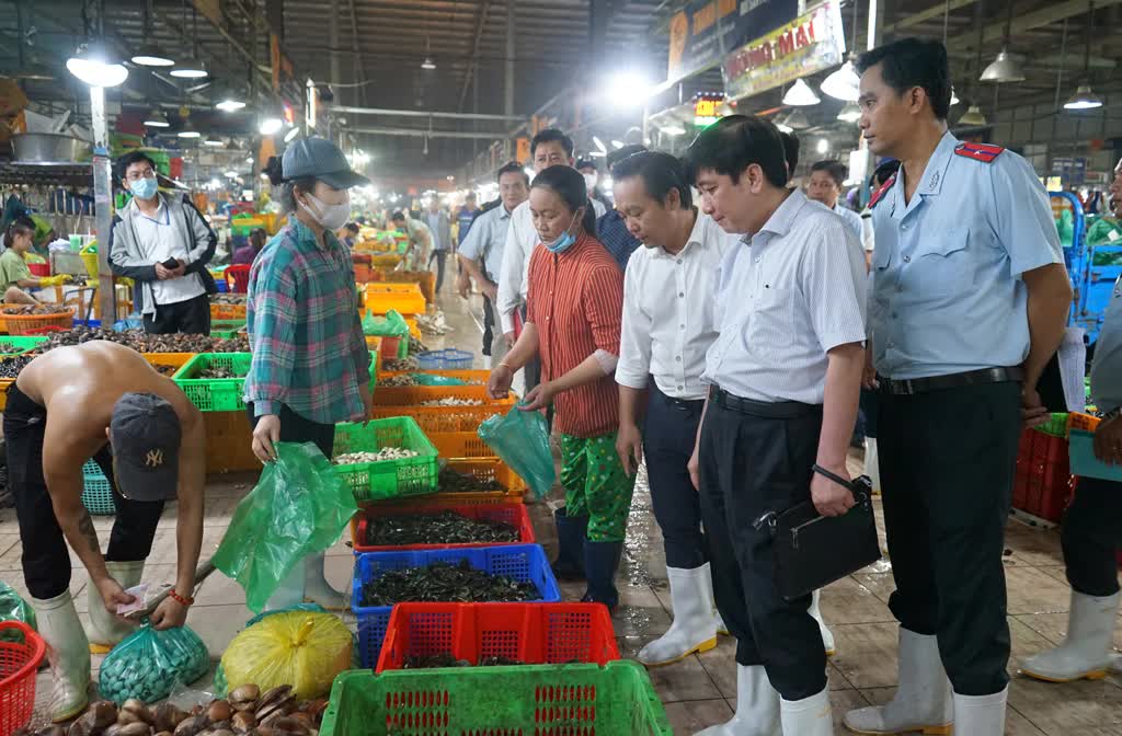 TP. Hồ Chí Minh siết hậu kiểm, lấp “kẽ hở” an toàn thực phẩm