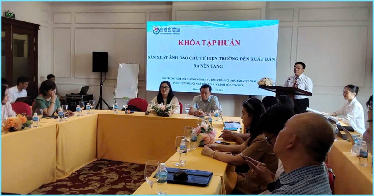 40 nhà báo tập huấn sản xuất ảnh báo chí đa nền tảng tại Khánh Hòa