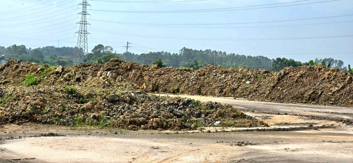 Phú Thọ: Phát hiện hơn 16.600 m³ bùn đất, đất đá thải tập kết trái quy định