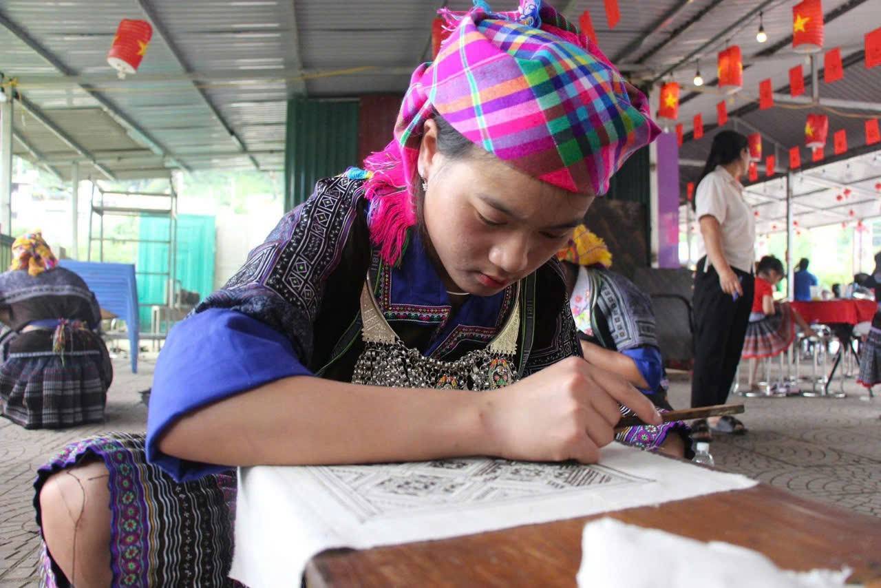 Lào Cai: Mù Cang Chải gọi mùa vàng, hẹn du khách giữa sắc lúa và tiếng khèn