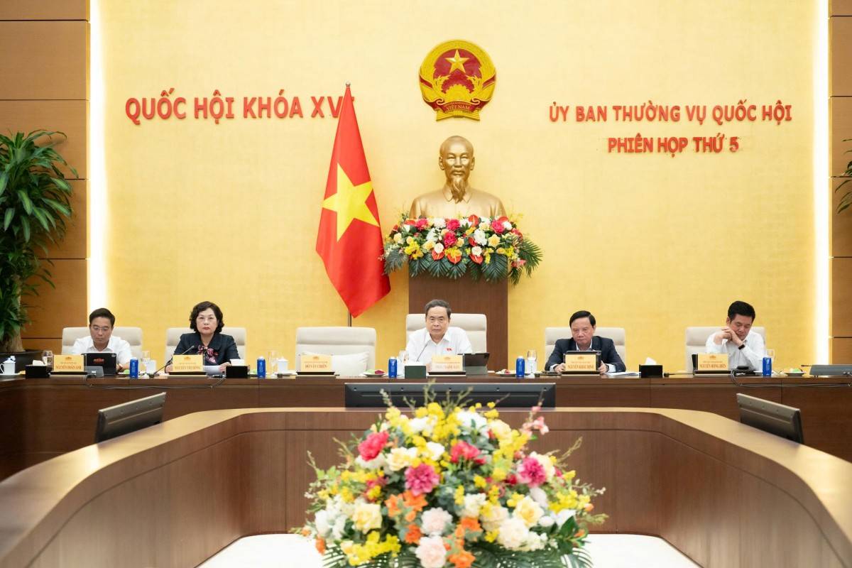 Chủ tịch Quốc hội Trần Thanh Mẫn và các Phó Chủ tịch Quốc hội tại Phiên họp