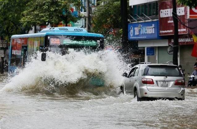 Hà Nội có thể cấm đường khi ngập trên 30cm, chuẩn bị 4 cấp độ ứng phó