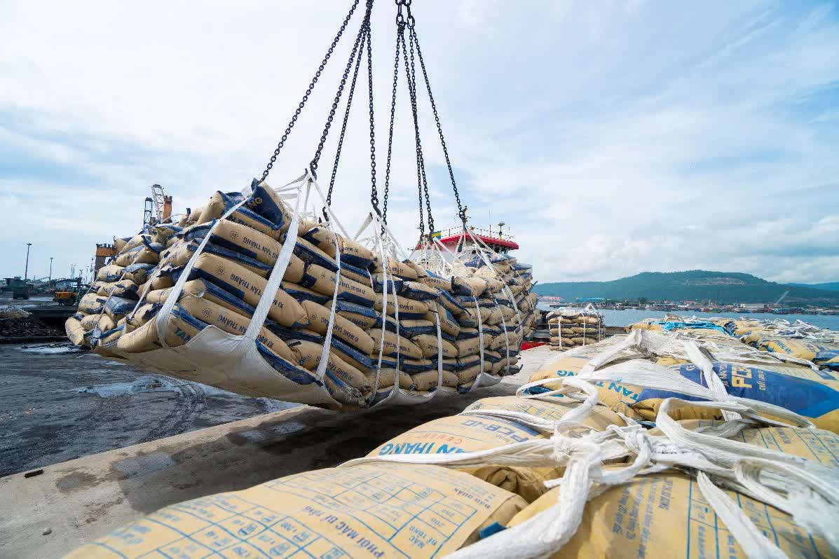 Thị trường xi măng bật tăng trong tháng 7, tiêu thụ nội địa tạo lực kéo