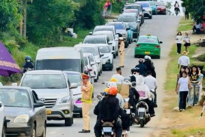 Mùa sầu riêng Đắk Lắk 2026: Xe tăng gấp 4 lần, cảnh sát giao thông phải "căng mình" điều tiết