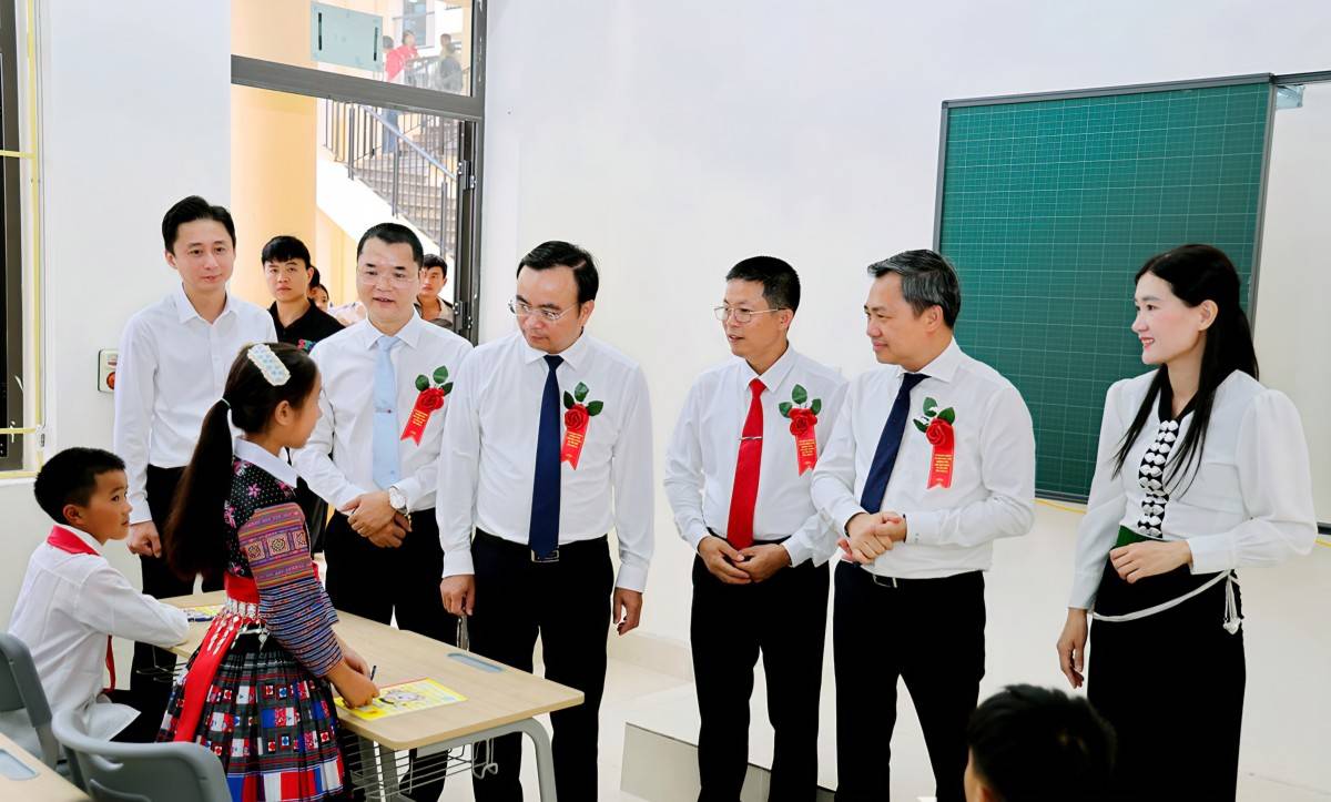 Sơn La khánh thành hai trường nội trú liên cấp vùng biên