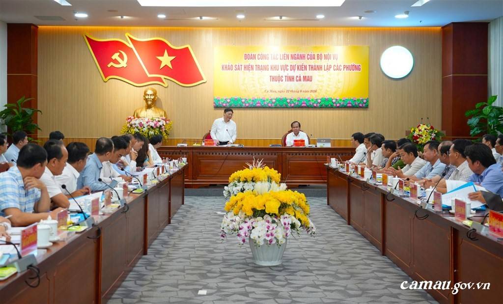 Thứ trưởng Bộ Nội vụ Trương Hải Long làm việc về thành lập 13 phường tại Cà Mau