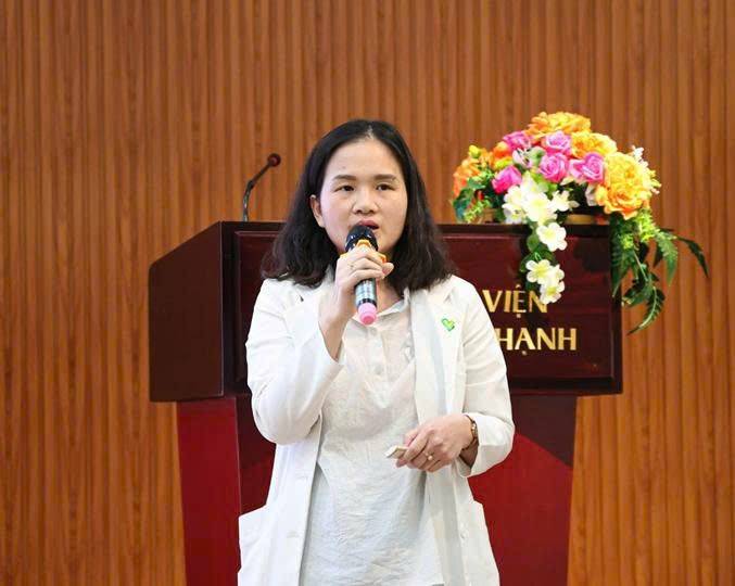 BS Hồ Thị Thảo báo cáo những xu hướng mới trong hỗ trợ pha hoàng thể.