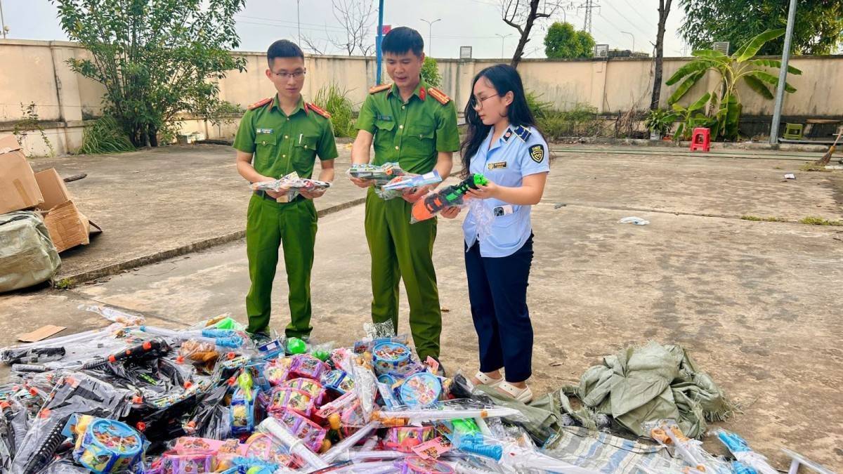 Thanh Hóa: Tiêu hủy gần 4.000 đồ chơi trẻ em không rõ nguồn gốc, xuất xứ