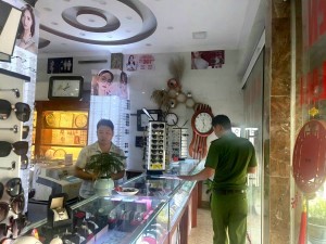 Phú Thọ: Khởi tố chủ cơ sở bán 156 đồng hồ mang nhãn hiệu nổi tiếng