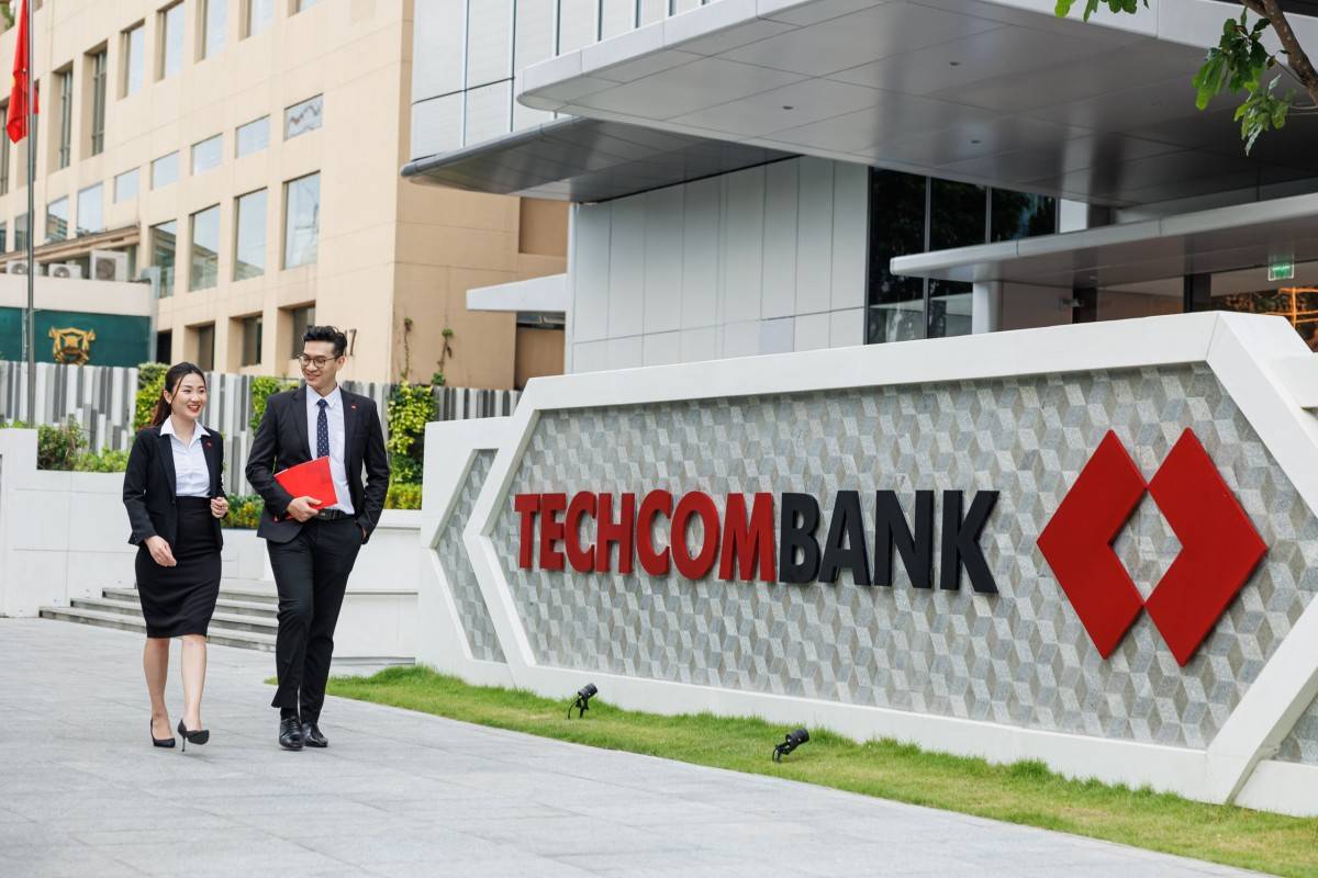 Techcombank phát hành gần 30 triệu cổ phiếu ESOP giá rẻ cho nhân viên, sắp trở thành ngân hàng có vốn lớn nhất nhóm tư nhân