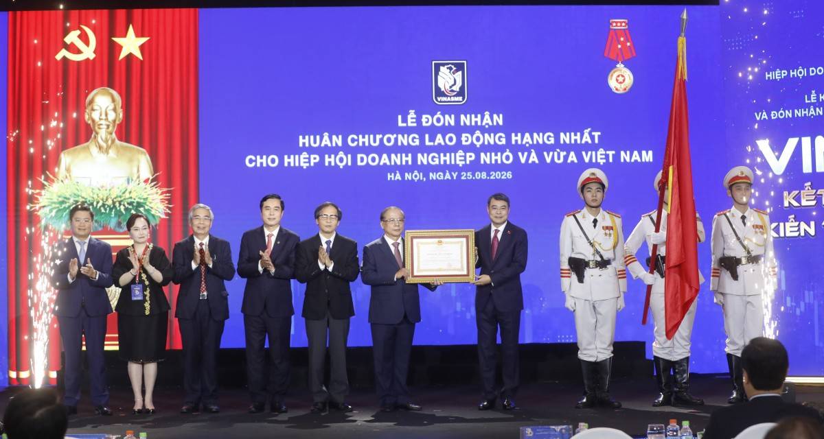6. VINASME đón nhận Huân chương Lao Động Hạng Nhất