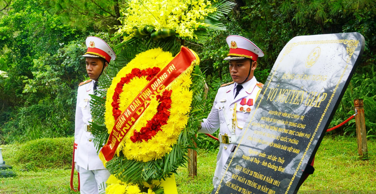 Lãnh đạo tỉnh Quảng Trị dâng hương tưởng niệm Đại tướng Võ Nguyên Giáp