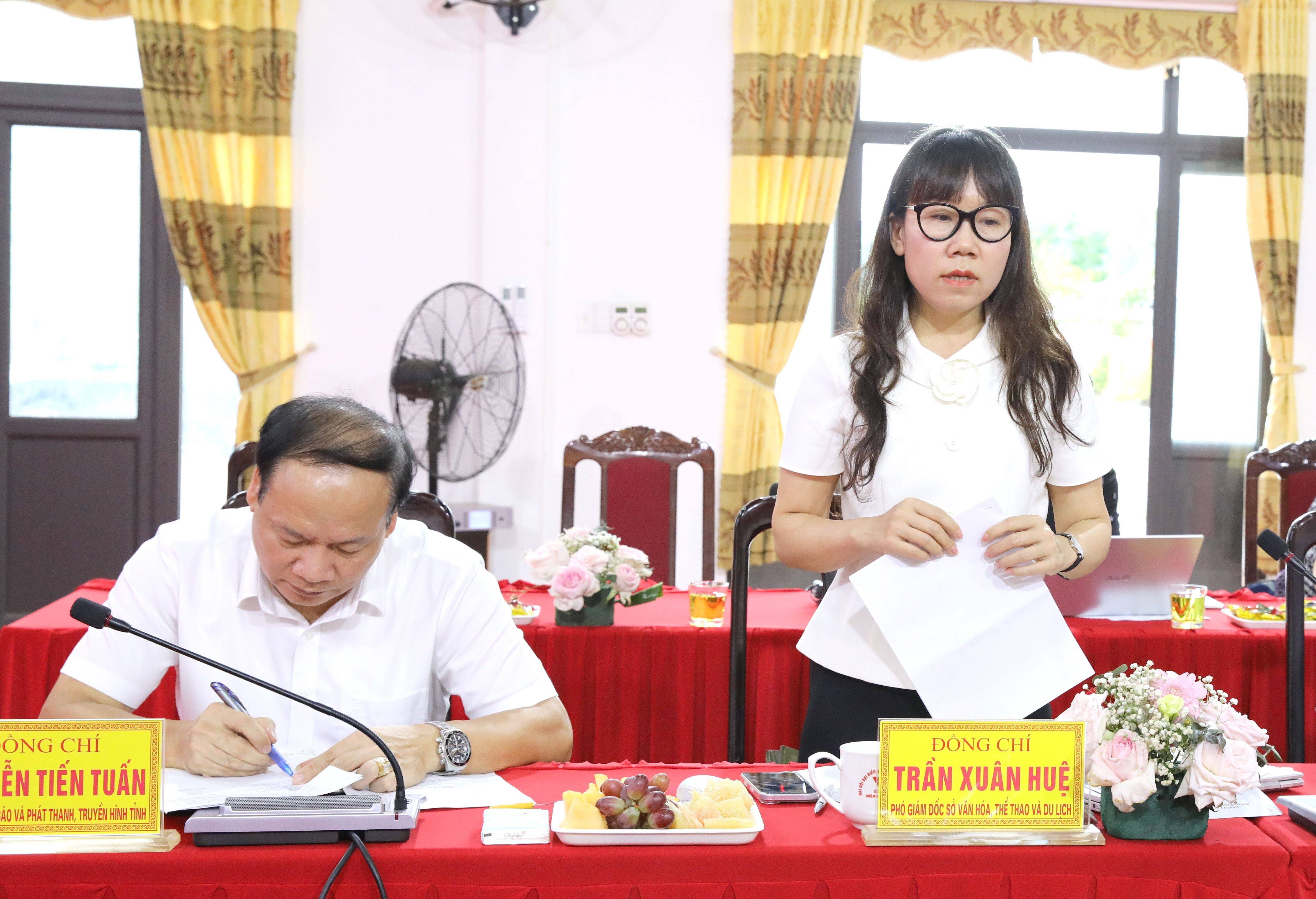 Lãnh đạoSở Văn hóa, Thể thao và Du lịch thông tin về công tác chuẩn bị cho các sự kiện văn hóa, du lịch