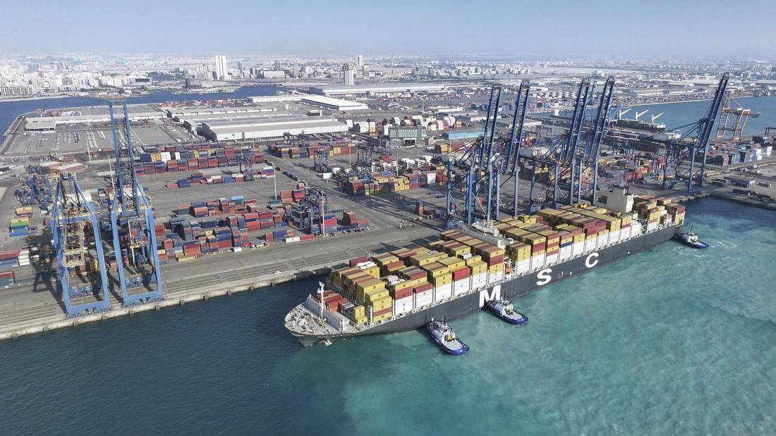 MSC mở rộng từ vận tải biển sang logistics, khai thác cảng và vận chuyển đường bộ, tạo thành hệ sinh thái logistics toàn cầu dưới quyền kiểm soát của gia đình Aponte.