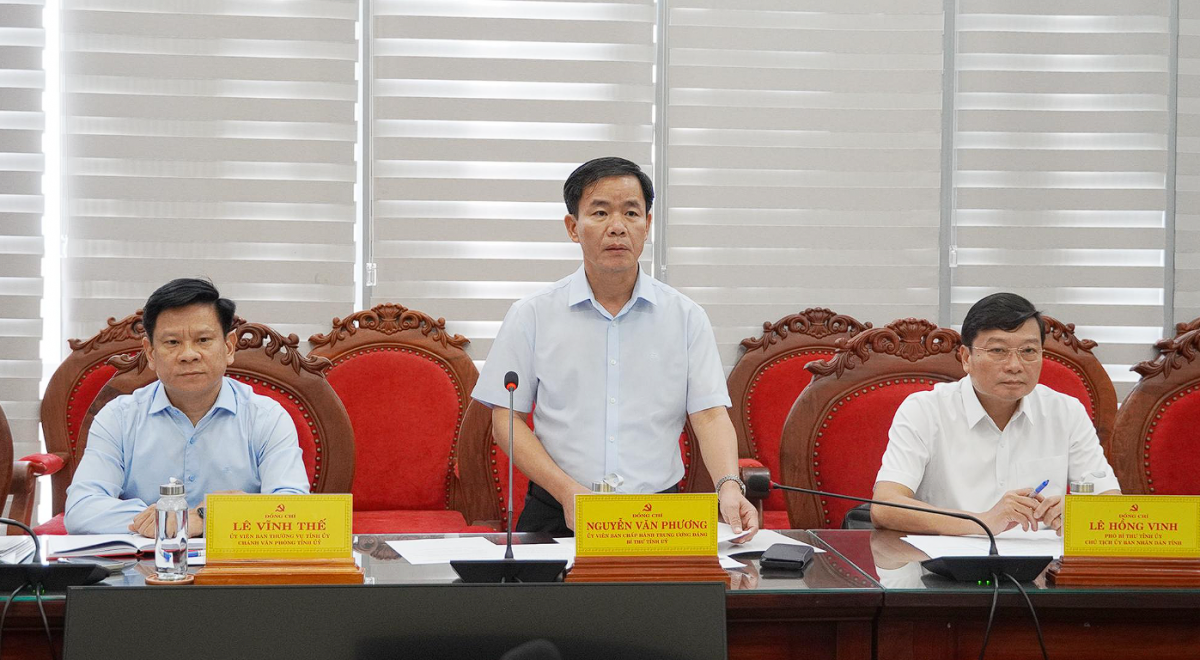 Quảng Trị và Tập đoàn Công nghiệp Than - Khoáng sản Việt Nam trao đổi triển khai dự án kho trung chuyển, chế biến than gắn với Cảng Mỹ Thủy