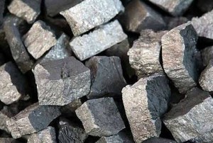 Giá quặng sắt tăng nhẹ vì gián đoạn vận tải do bão