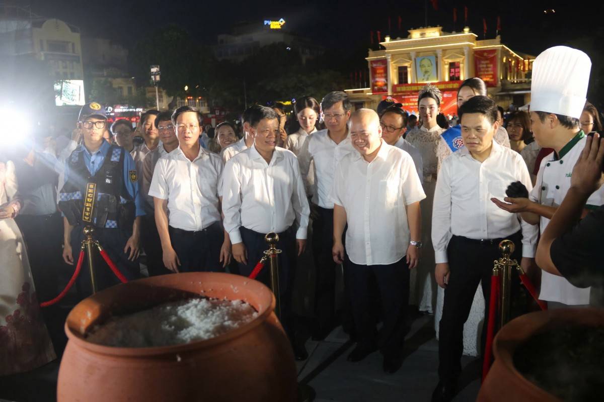 Thắp sáng kinh tế đêm, Hải Phòng khai mở “điểm hẹn không ngủ” giữa trái tim thành phố