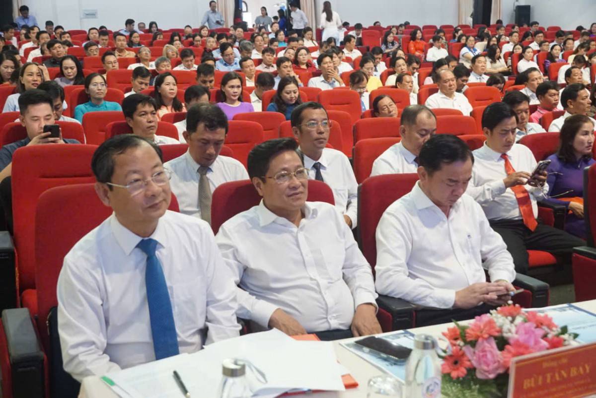 Quang cảnh hội nghị. Ảnh: Uyển Nhi