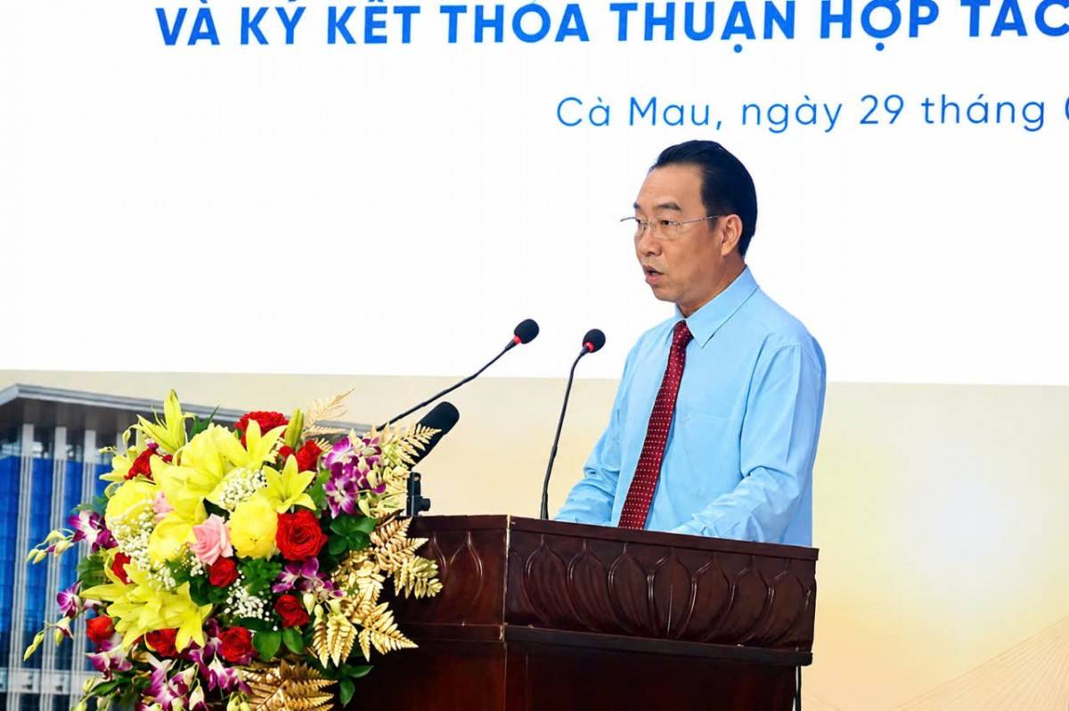 Chủ tịch UBND tỉnh Cà Mau Lữ Quang Ngời