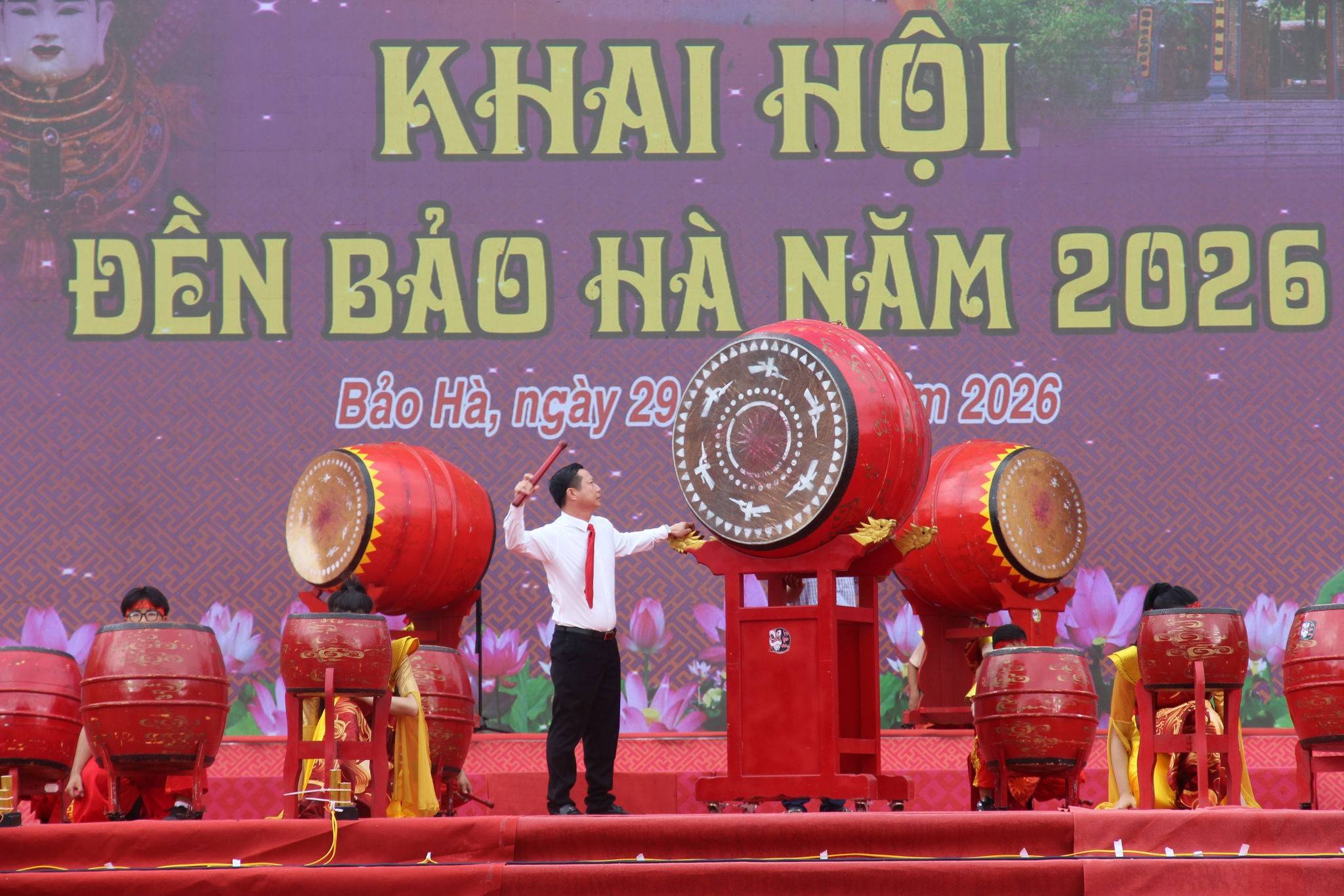 Lào Cai: Đền Bảo Hà khai hội, lan tỏa giá trị di sản văn hóa vùng Tây Bắc