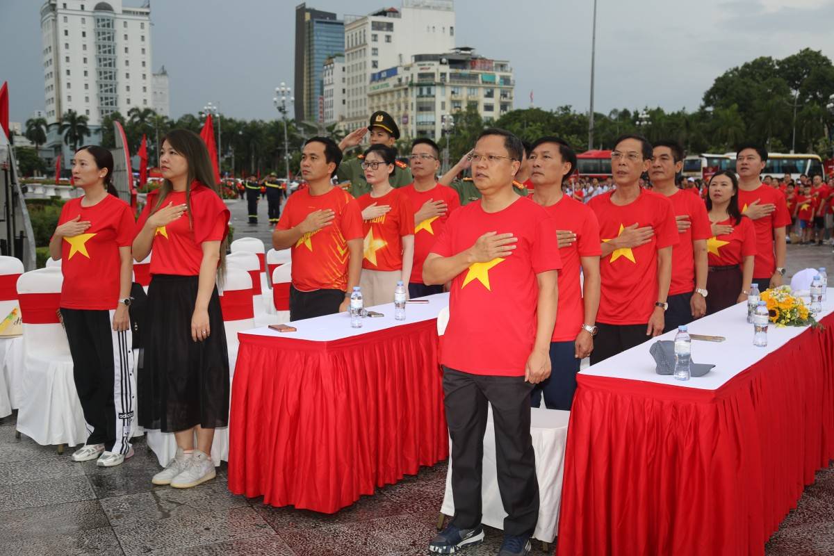 Thanh Hóa cùng cả nước nối dài hành trình “10 tỷ bước xanh”