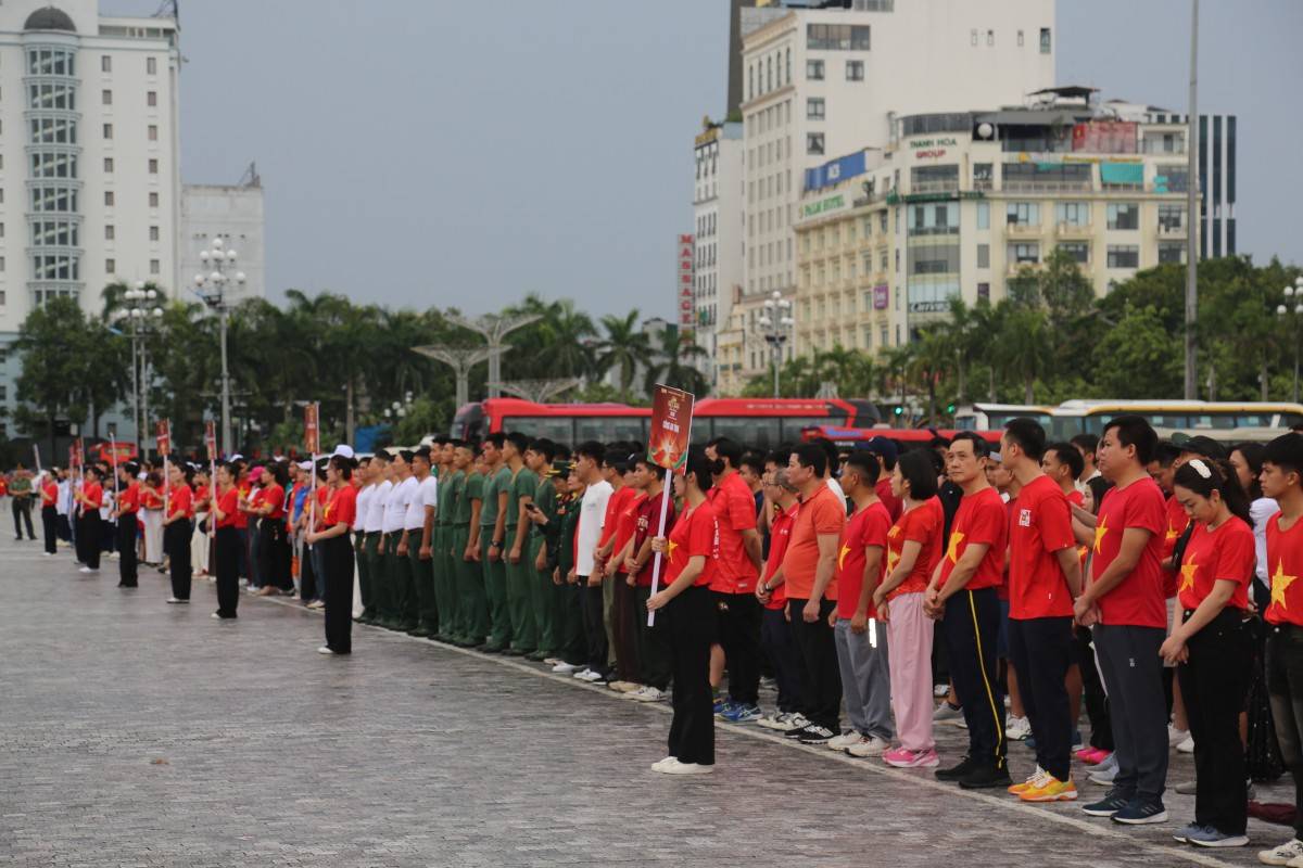 Thanh Hóa cùng cả nước nối dài hành trình “10 tỷ bước xanh”