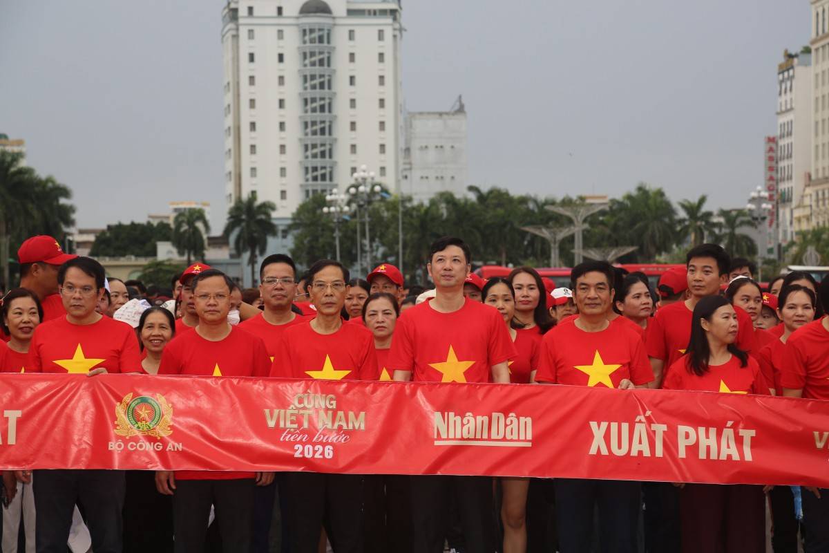 Thanh Hóa cùng cả nước nối dài hành trình “10 tỷ bước xanh”