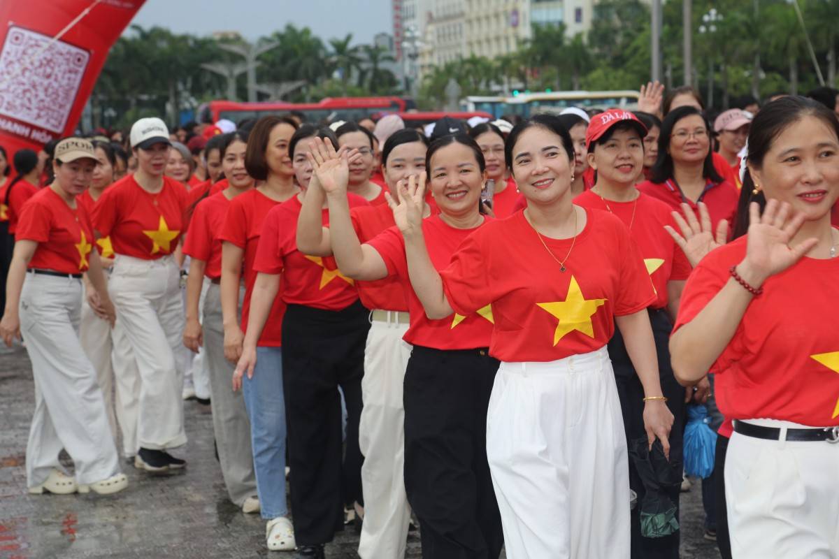Thanh Hóa cùng cả nước nối dài hành trình “10 tỷ bước xanh”