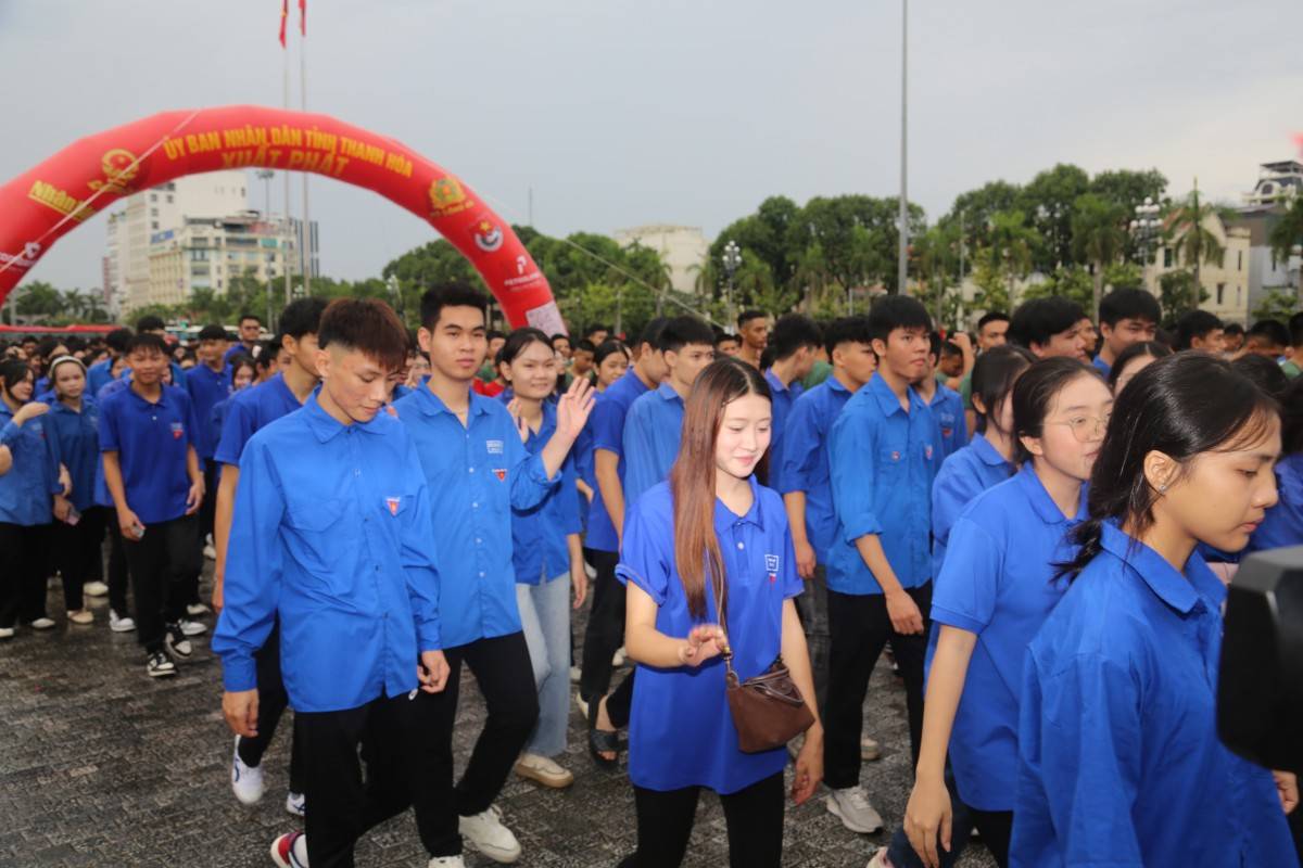 Thanh Hóa cùng cả nước nối dài hành trình “10 tỷ bước xanh”
