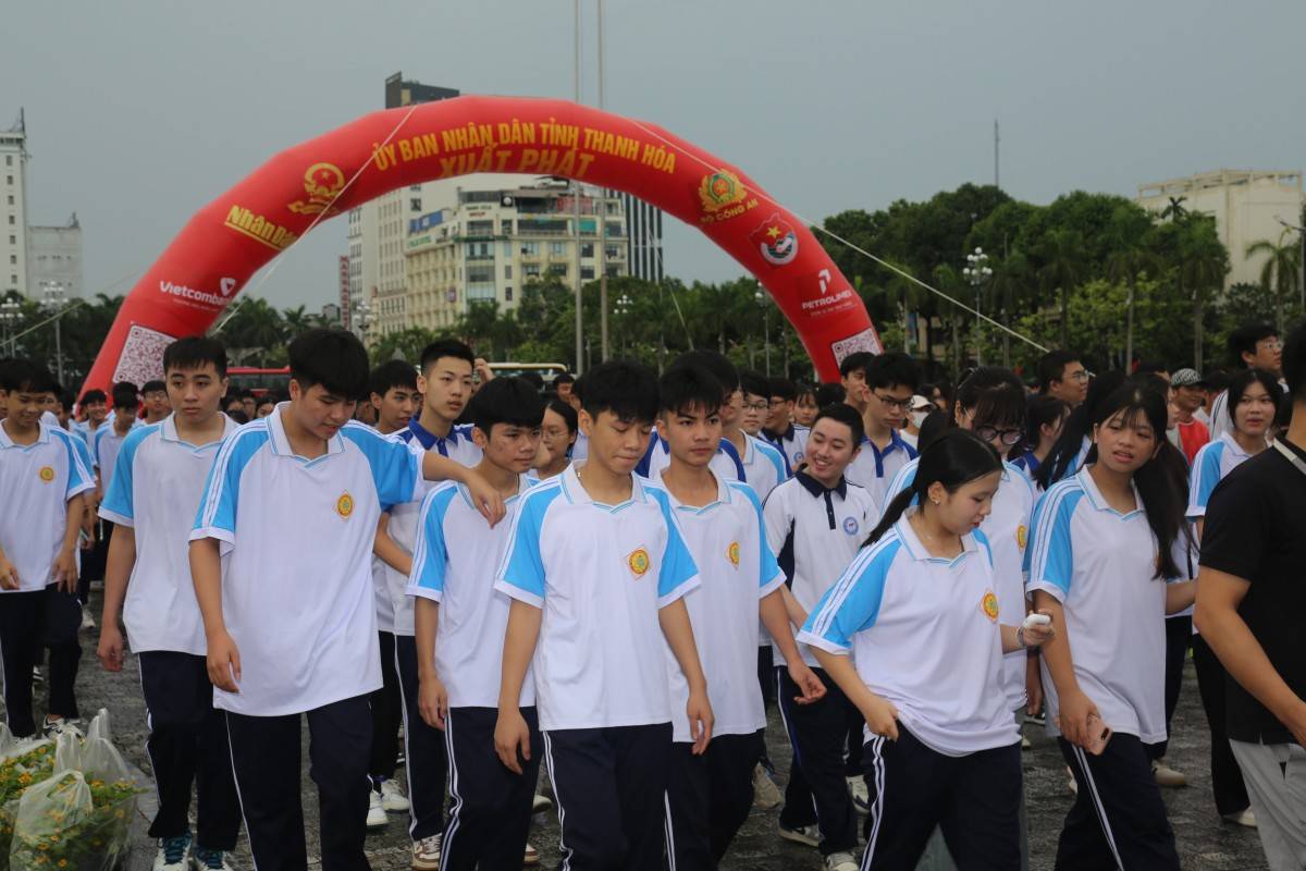 Thanh Hóa cùng cả nước nối dài hành trình “10 tỷ bước xanh”
