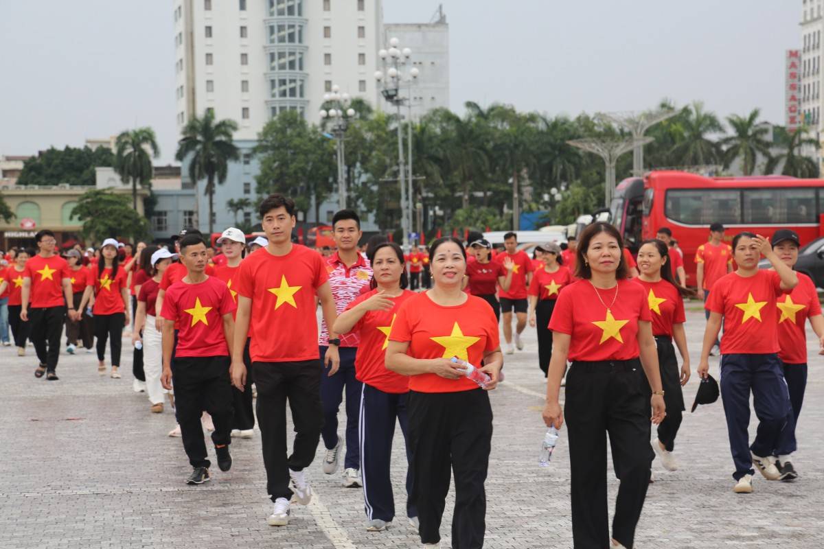 Thanh Hóa cùng cả nước nối dài hành trình “10 tỷ bước xanh”