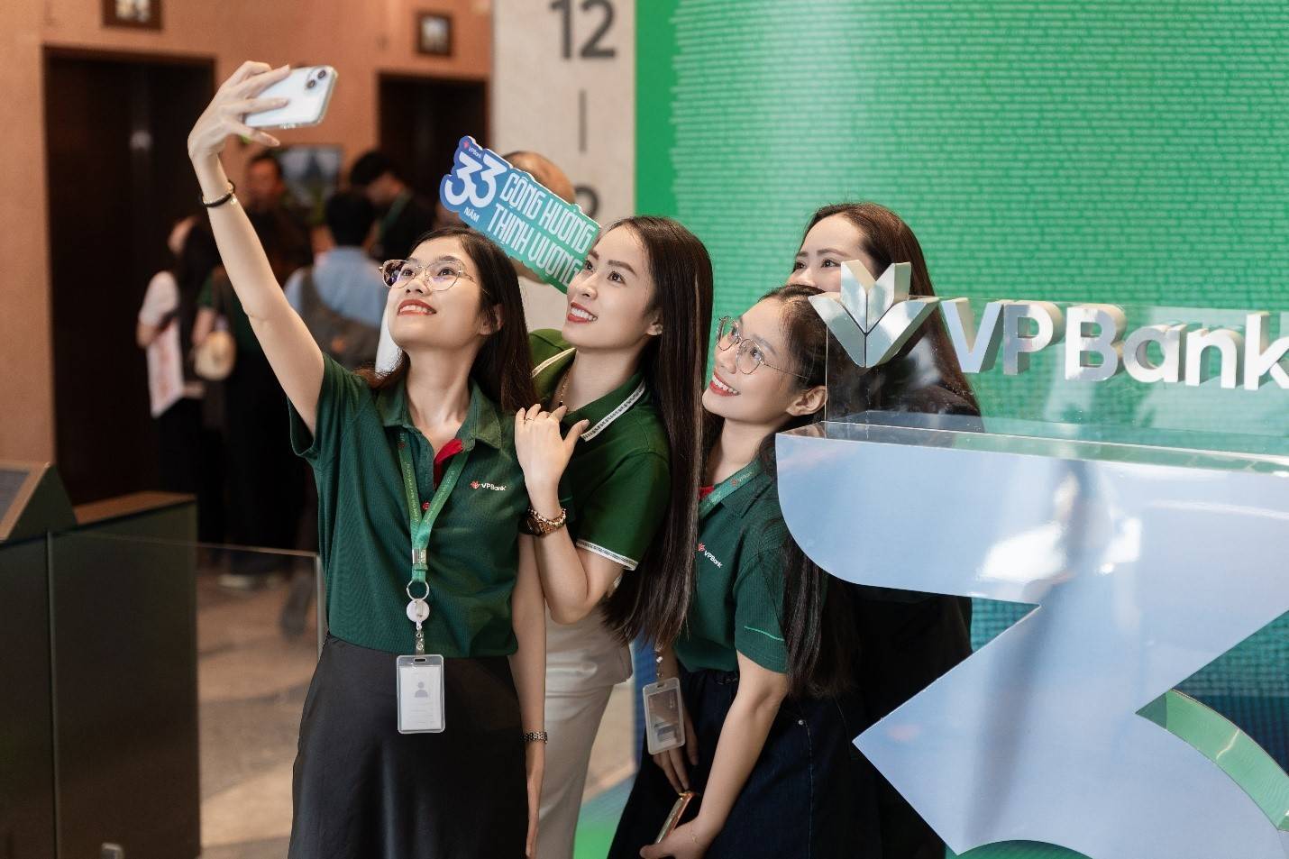 Những điểm chạm cảm xúc ấy đã đưa câu chuyện văn hóa doanh nghiệp đến gần hơn với mỗi người
