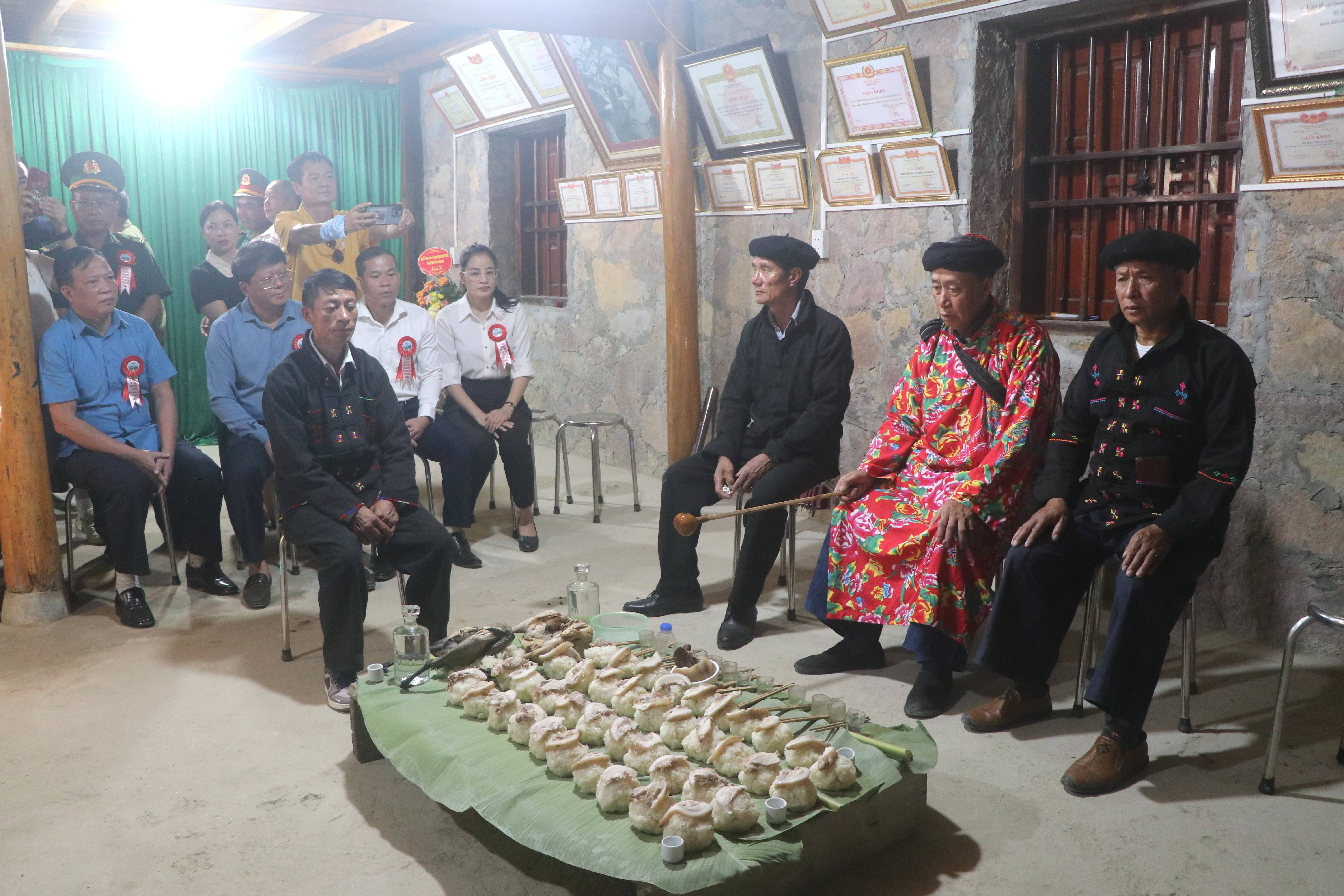 Lũng Cú (Tuyên Quang) lan tỏa giá trị di sản từ Lễ cúng Tổ tiên của người Lô Lô Đen