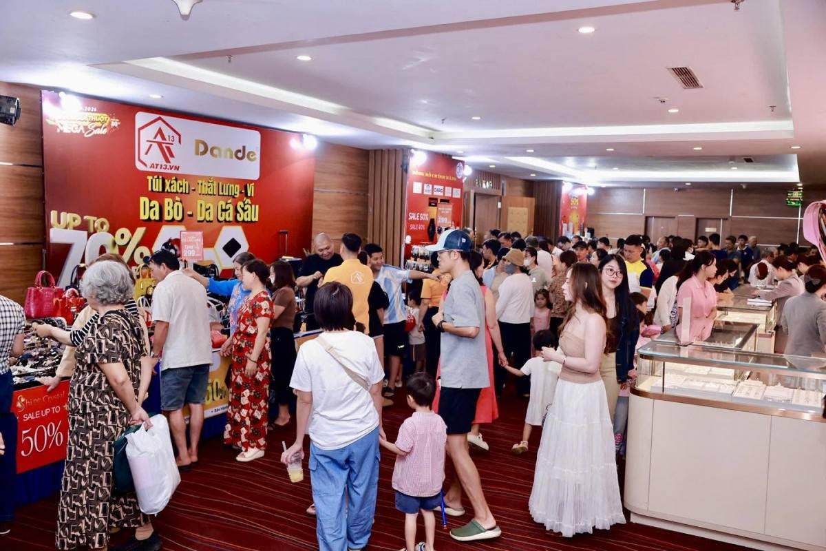 Chương trình khuyến mại hàng hiệu Buôn Ma Thuột Mega Sale 2026 mang đến một không gian mua sắm tập trung, hiện đại, giúp người dân Buôn Ma Thuột và các khu vực lân cận dễ dàng tiếp cận, sở hữu các sản phẩm chính hãng, chất lượng cao ngay tại địa phương.