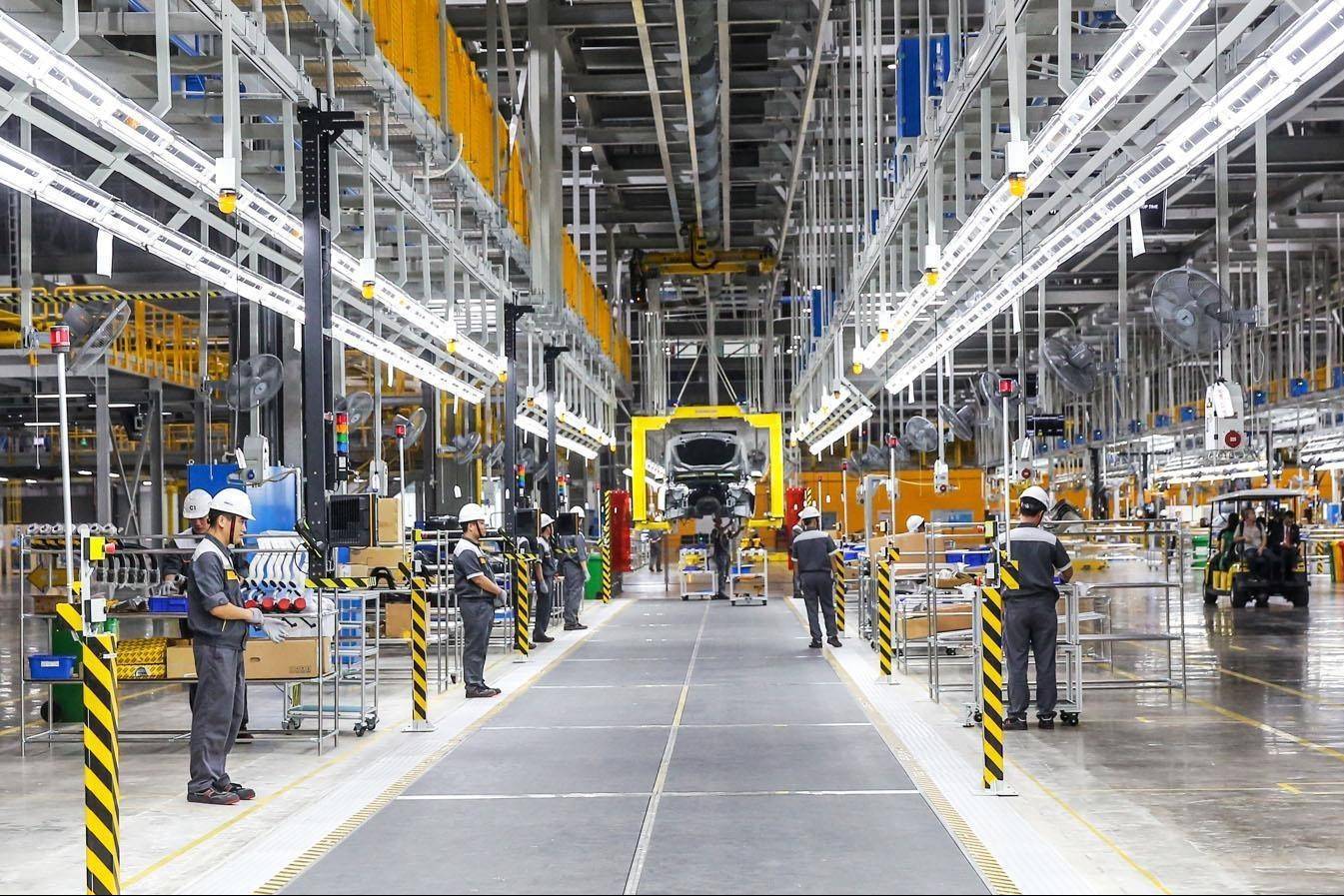 Sản xuất công nghiệp tăng tốc, IIP 8 tháng đạt mức cao nhất nhiều năm