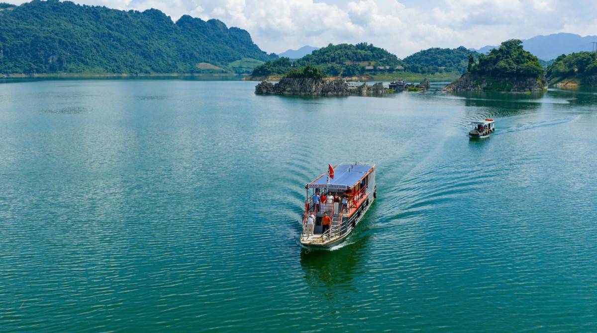 Phú Thọ đón 350.000 lượt khách, doanh thu du lịch ước 370 tỷ đồng