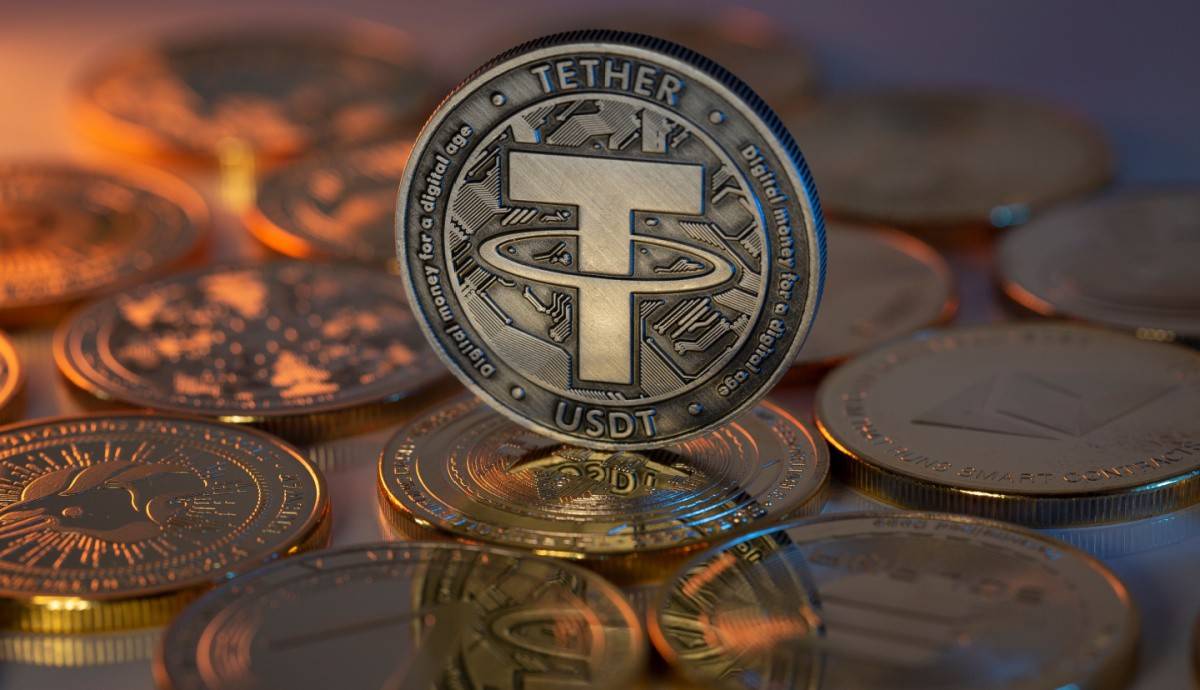 Mô hình của Tether dựa trên việc phát hành USDT và quản lý lượng tài sản dự trữ tương ứng; đến cuối năm 2025, tổng tài sản dự trữ của công ty đạt gần 193 tỷ USD.