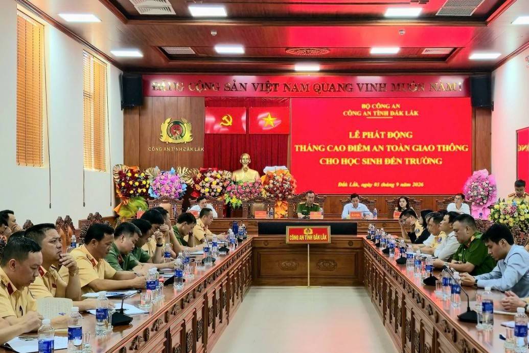 Đắk Lắk phát động tháng cao điểm an toàn giao thông cho học sinh đến trường