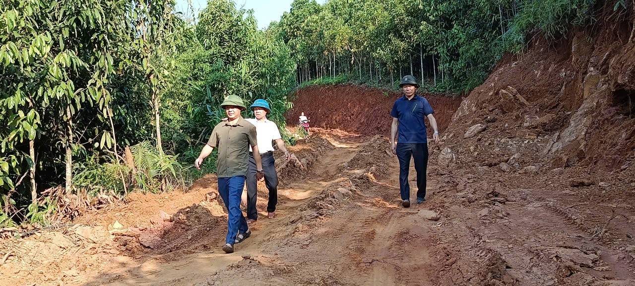 Mở đường cho dân, tạo thêm cơ hội sản xuất, kinh doanh vùng cao Mỏ Vàng, Lào Cai