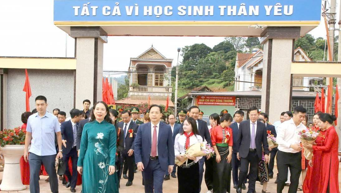 Phó Chủ tịch nước Võ Thị Ánh Xuân dự khánh thành trường 230 tỷ đồng ở Sơn La