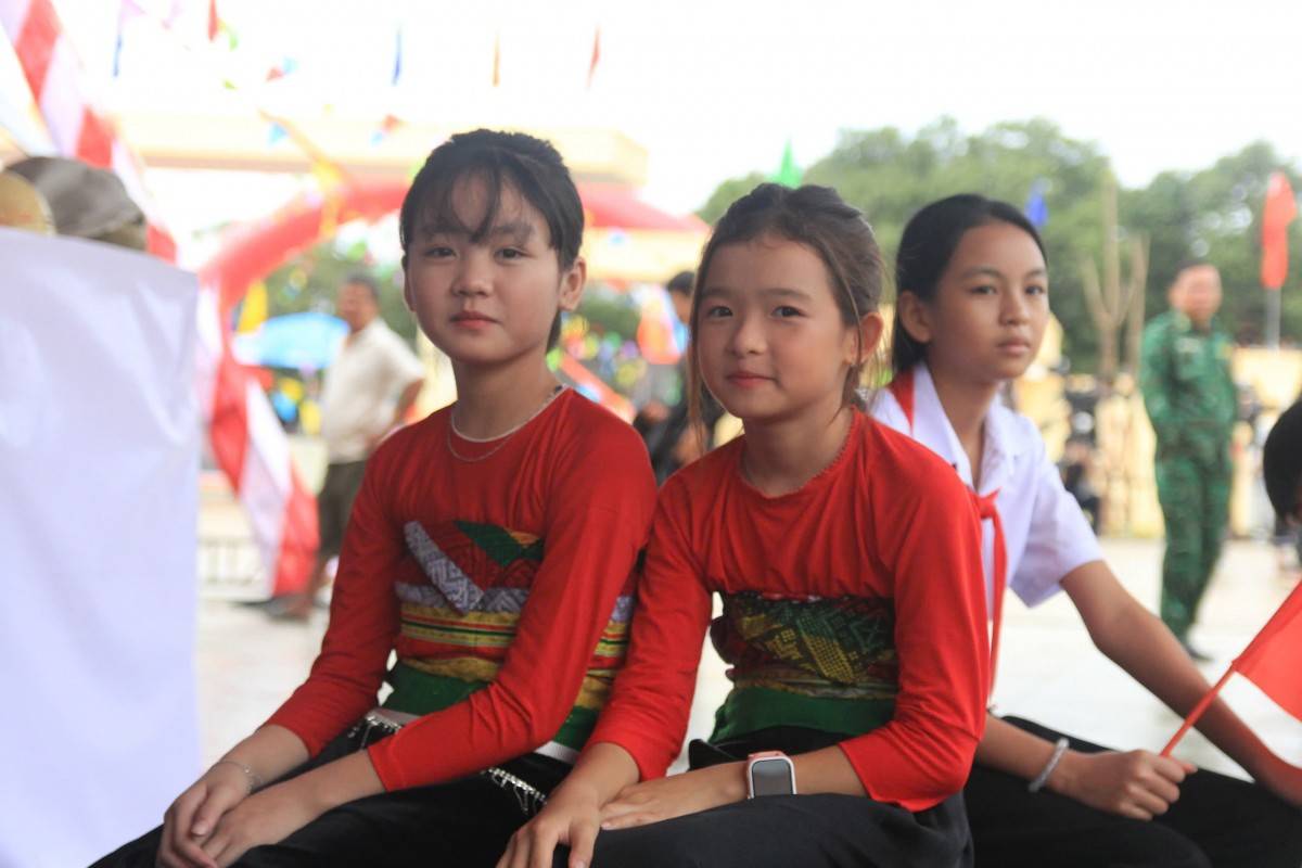 Gia Lai: Ngày khai trường đặc biệt của 752 học sinh nơi biên giới Ia Púch