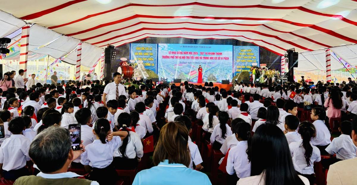 Quang cảnh lễ khai giảng năm học 2026-2027 tại Trường Phổ thông nội trú liên cấp Tiểu học và THCS Ia Púch.