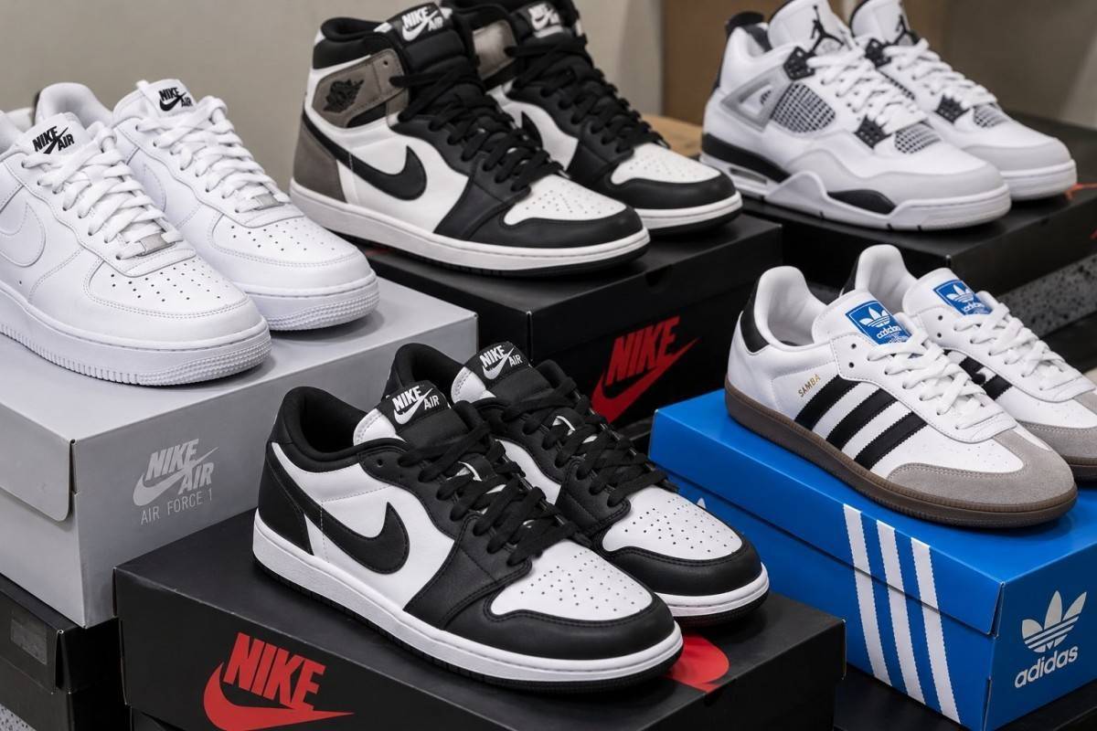 Chủ hộ kinh doanh hầu tòa vì bán 458 đôi giày giả thương hiệu Nike và Adidas