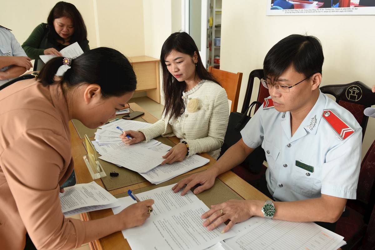 Theo Nghị định 283/2026, đối với hành vi chậm đóng BHXH bắt buộc, người sử dụng lao động có thể bị phạt từ 12% đến 15% tổng số tiền chậm đóng tại thời điểm lập biên bản vi phạm hành chính.